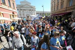 Trwają trzy duże marsze w Warszawie. KOD i opozycja, Ruch Narodowy oraz Parada Schumana
