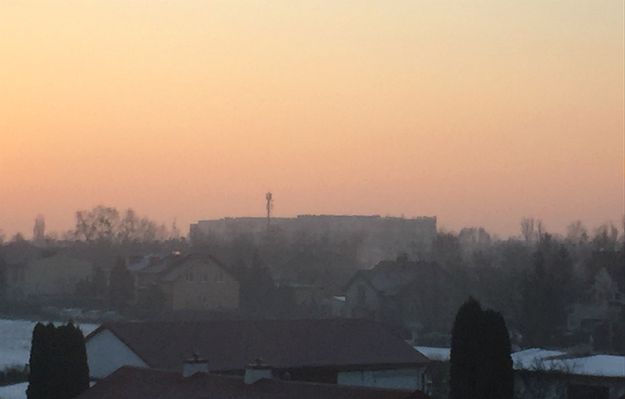 Smog nie odpuszcza. W poniedziałek bezpłatne przejazdy Kolejami Śląskimi