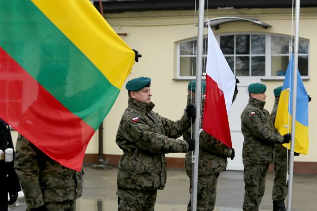 Polsko-litewsko-ukraińska brygada. Międzynarodowa jednostka LITPOLUKBRIG to doskonały przykład, że system bezpieczeństwa może wyjść ponad ramy narodowe