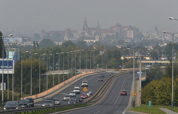 Nad Krakowem nie ma już smogu. Wszystko przez deszcz i silny wiatr