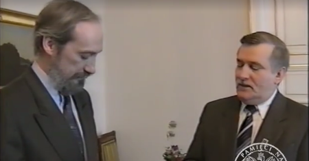Sławomir Cenckiewicz ujawnia nieznane nagranie: Lech Wałęsa prosi Antoniego Macierewicza o "swoją teczkę"