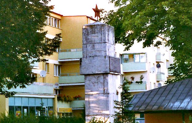 Policja odnalazła tablicę z pomnika wdzięczności Armii Czerwonej w Sławnie