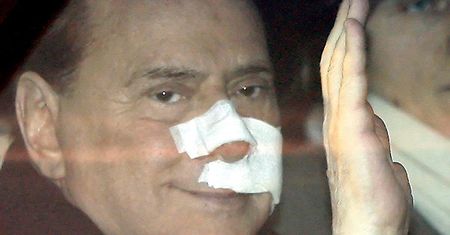 Poturbowany Berlusconi na zakupach