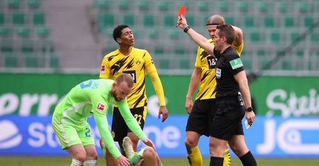 BVB podwoi zarobki Bellinghama? Anglik znalazł się na celowniku Chelsea.