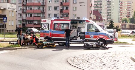 Kierująca seatem potrąciła motocyklistę