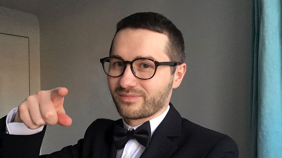 Zdecydowałem się na styl "black tie" z czerwoną poszetką