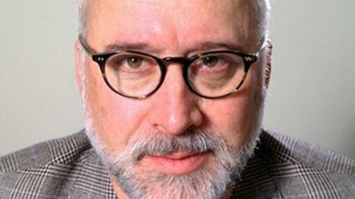 Michael Frost Beckner obecnie zajmuje się produkcją seriali