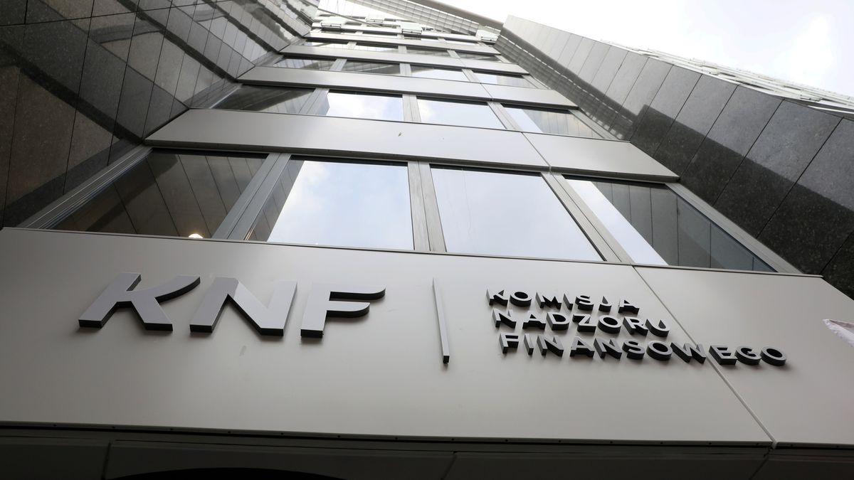 Siedziba Komisji Nadzoru Finansowego (KNF) przy ul. Pięknej 20 w Warszawie