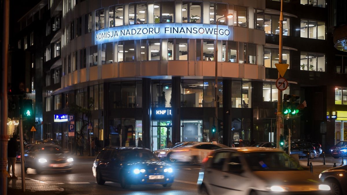 Wydłuża się lista ostrzeżeń publicznych KNF.