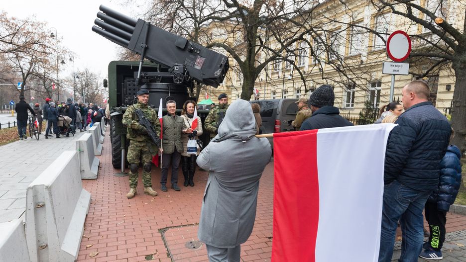Wydarzenia 11 listopada w Warszawie. Piknik wojskowy. Sprawdź zmiany w komunikacji