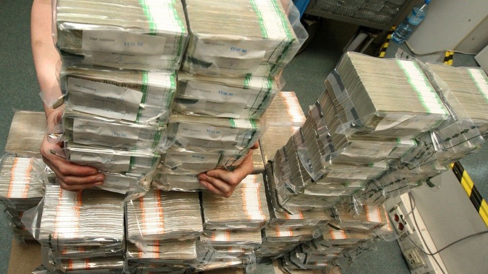 Masa pieniędzy zostanie w budżecie dzięki niskiemu oprocentowaniu długu państwa.