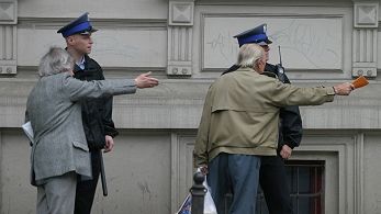 Komitet kolejkowy i policjanci w Łodzi