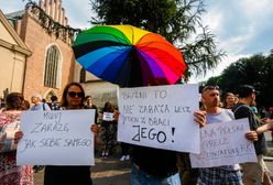 Kraków. Protest przed kurią przeciwko słowom abpa Jędraszewskiego