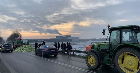 Rolnicy domagają się rządowej pomocy. "Powstanie chłopskie" na żywo