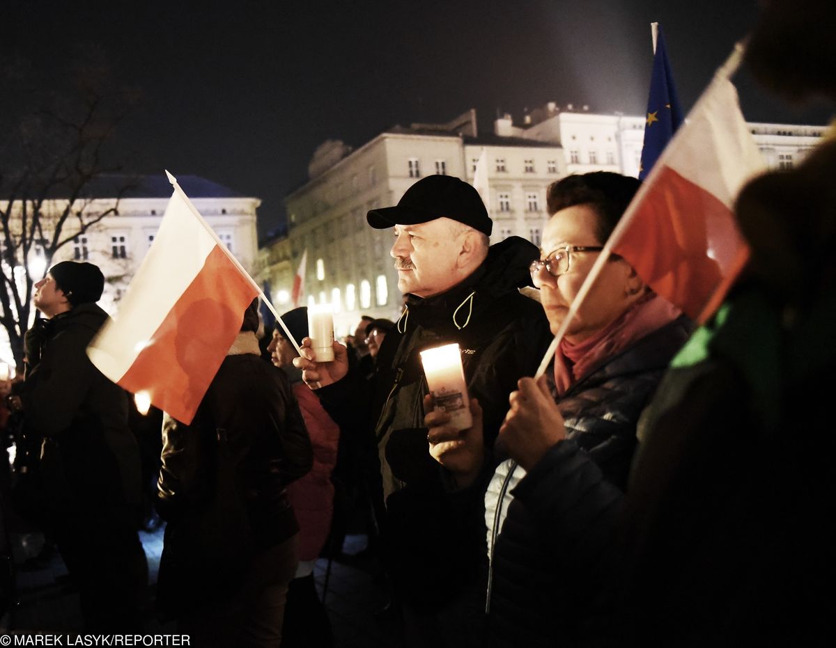 "Na ulice powinny były wyjść setki tysięcy Polaków". Komentarz niemieckiej prasy