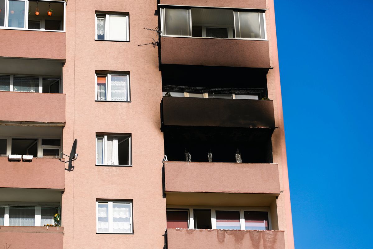 Kraków. 18-letnia Sandra wyskoczyła z okna, by się ratować. Wstrząsające relacje sąsiadów