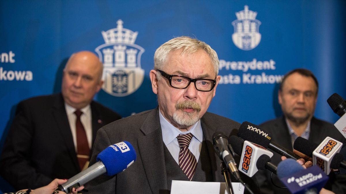 Jacek Majchrowski wezwał rząd do podjęcia działań ws. zapowiedzi tymczasowego wygaszenia pieca należącego do ArcelorMittal