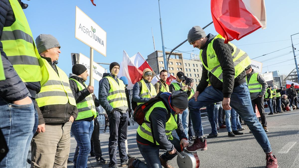 Kary za protest rolników na warszawskim Placu Zawiszy