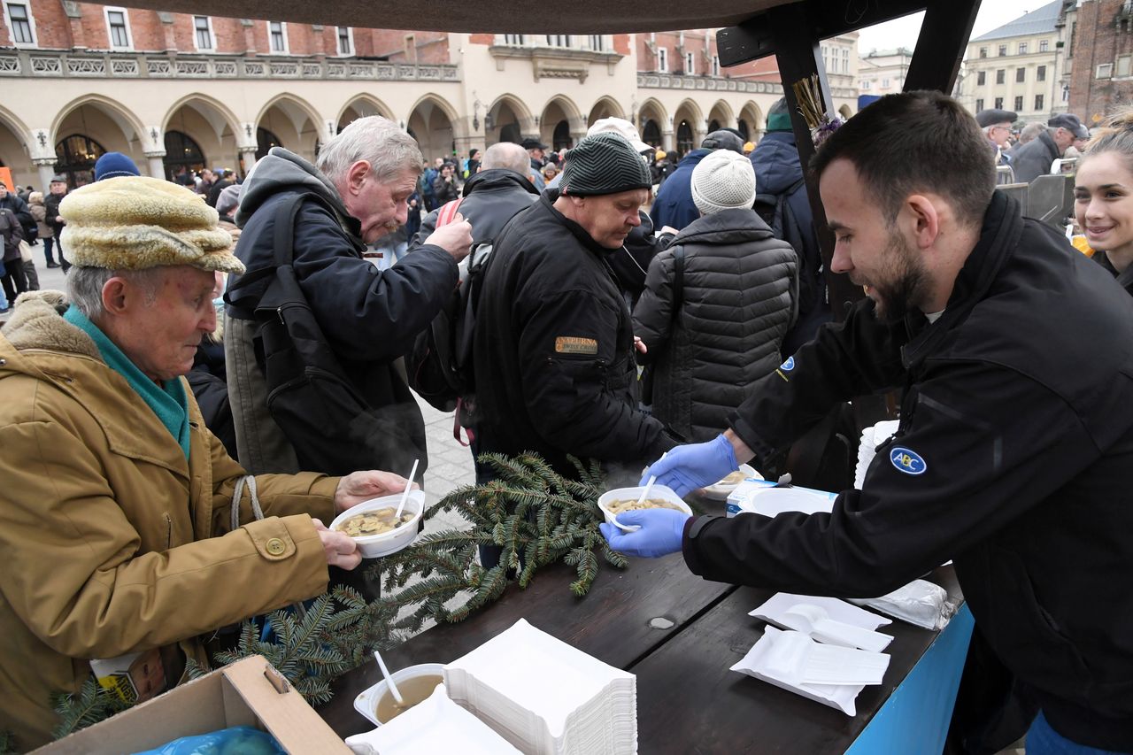 Kraków. Wigilia dla bezdomnych i potrzebujących. Przedstawiciela kurii brak 