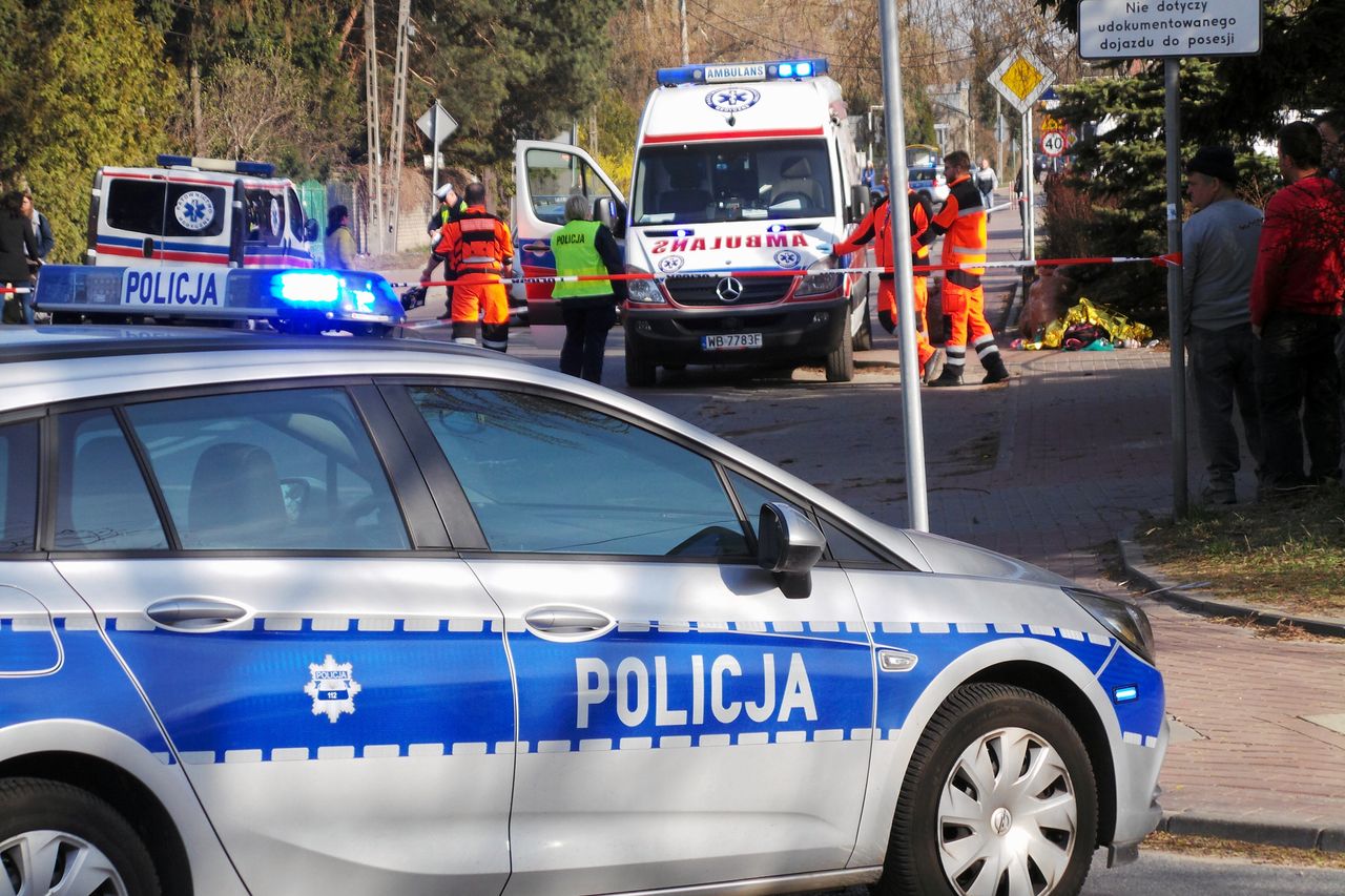 Pruszków. Karetka śmiertelnie potrąciła dziecko na przejściu. Mieszkańcy prosili o światła