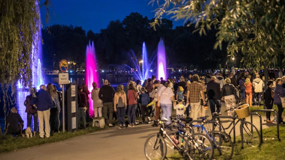 Zalew Nowohucki to popularne miejsce spotkań Krakowian