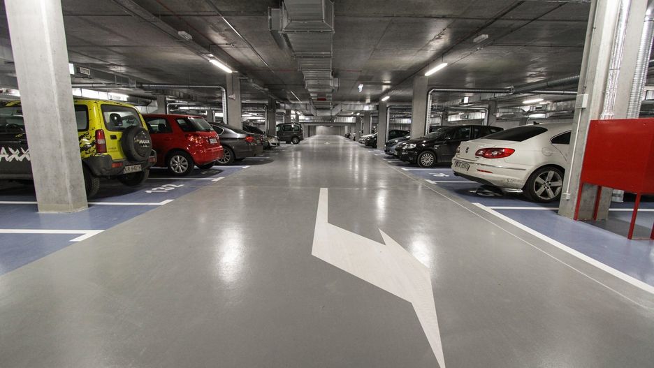 W Warszawie brakuje miejsc parkingowych