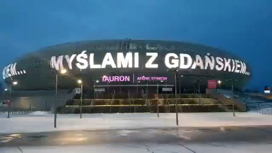 "Myślami z Gdańskiem" - taki napis wyświetlony został w poniedziałek po południu na elewacji Tauron Areny