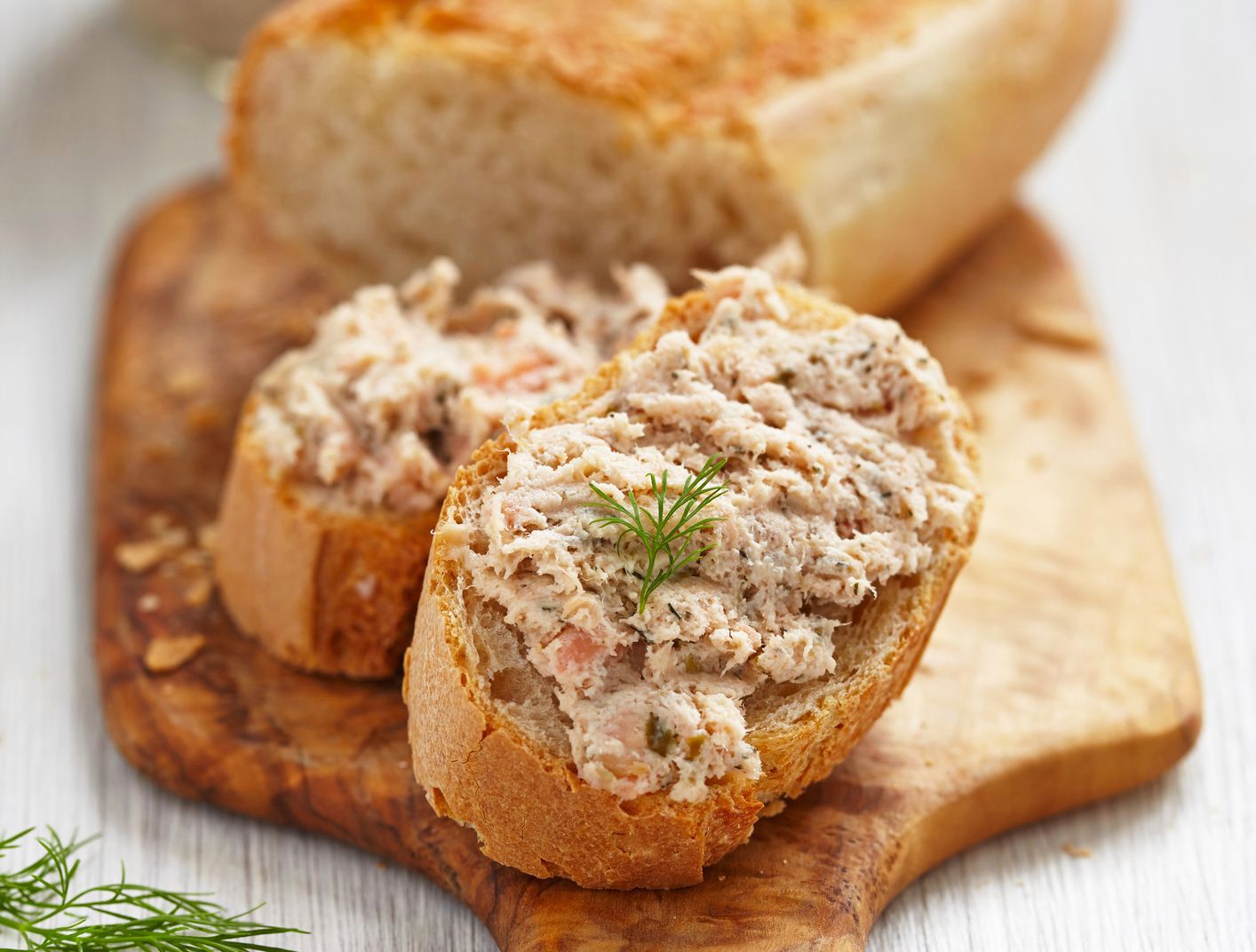 Awanturka to pasta rybna. Tradycyjny przepis warto odświeżyć.