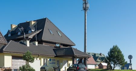 Rozległa działka albo wysoki komin. Operator komórkowy w zamian za miejsce oferuje pensję