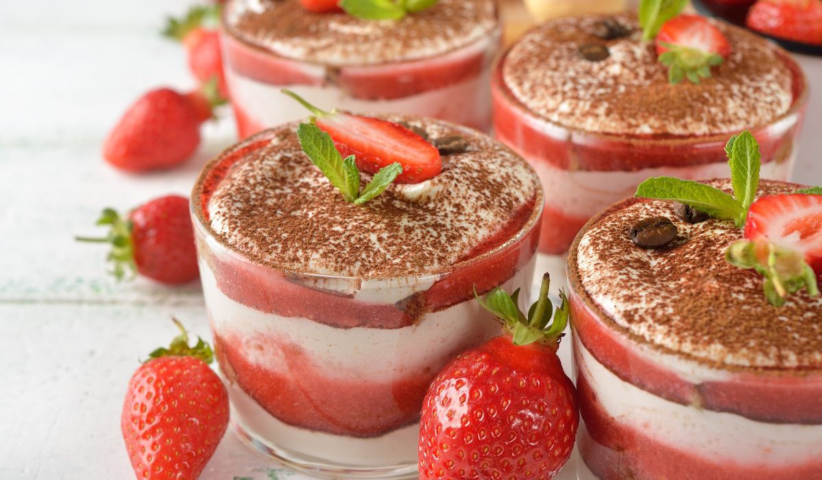 Tiramisu truskawkowe - Pyszności; Foto Canva.com