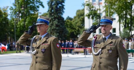 Polscy żołnierze muszą sami płacić za swoje mundury. Koszt? Prawie 3 tys. zł