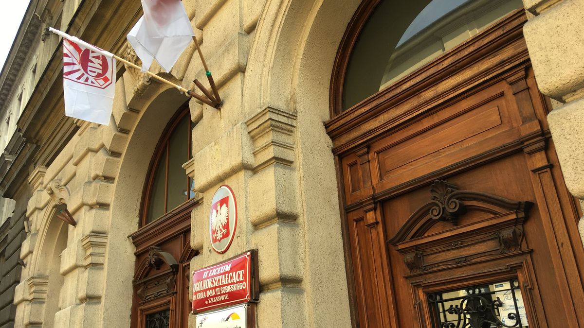 Dyrektor II LO mówi, że prezydentowa na pewno nie odwiedzi swojej szkoły przed 8 kwietnia, gdy ma rozpocząć się strajk.