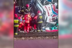 Puszczykowo. Tragiczny wypadek karetki na torach. Prokuratura zmienia zarzuty