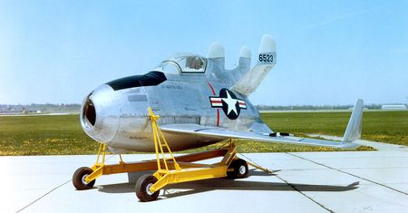 XF-85 Goblin: ten samolot miał torować Amerykanom drogę nad Moskwę