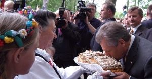 Kwaśniewski: nieobecność w referendum będzie błędem