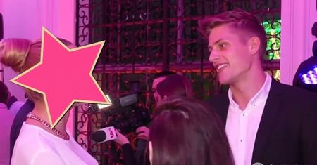 Jakob Kosel po raz pierwszy zabrał na imprezę dziewczynę! Zobaczcie, jak wygląda ukochana finalisty Top Model! [Wideo]
