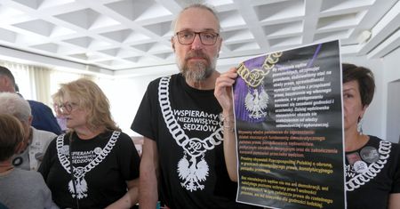 Wyrok za zakłócenie wystawy o gen. Andersie przez działaczy KOD. Sąd nie wymierzył kary