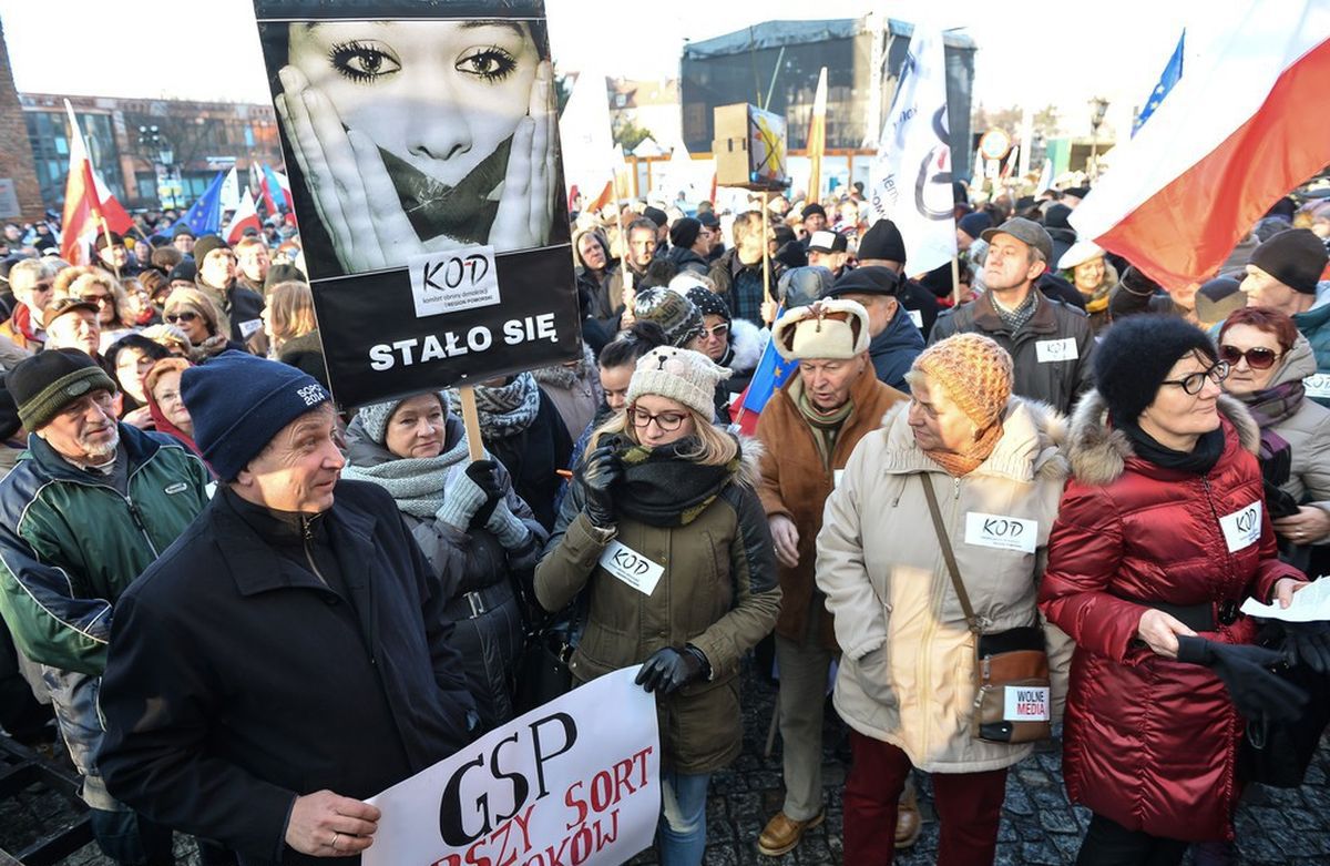 "W obronie twojej wolności". Manifestują przeciw PiS