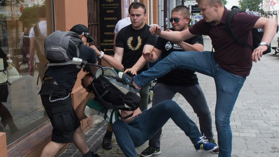 Pobicie członka straży KOD przez Młodzież Wszechpolską, Radom 24.06.2017 r.