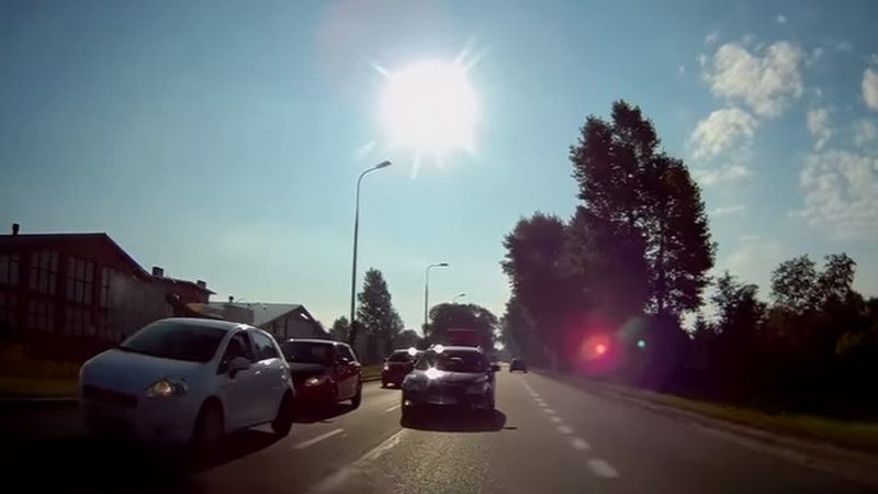 Skoda jedzie pod prąd