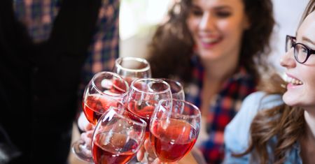 Po alkoholu wydaje ci się, że lepiej mówisz w obcych językach? Nie wydaje ci się