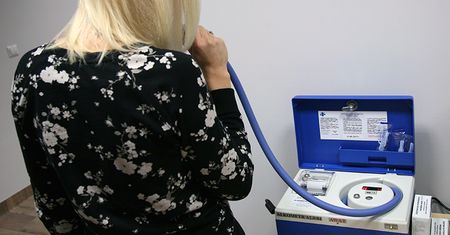 Matka po narkotykach opiekowała się niemowlęciem. Piła też alkohol
