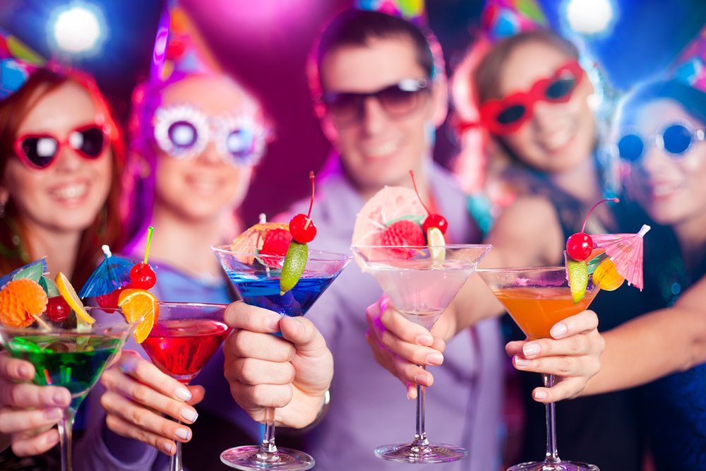 Wesoły melanż i kolorowe drinki