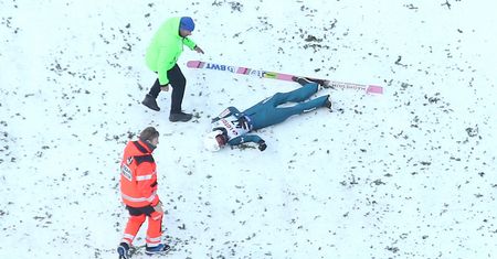Piotr Żyła miał groźny upadek. Psycholog mówi, jak takie sytuacje wpływają na dzieci sportowców