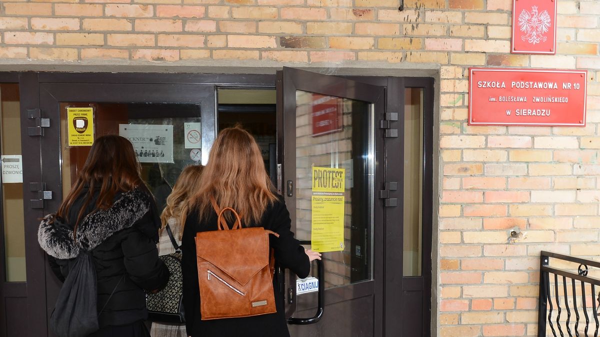 Nie wszyscy uczniowie wiedzą, do której szkoły średniej pójdą we wrześniu. I czy w ogóle się do jakiejś dostaną