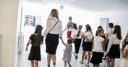 Właśnie posłaliście swoje dzieci do szkoły. A Hanna nie. Zbuntowała się przeciw systemowi i nie żałuje