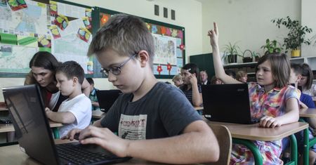 W szkołach będą uczyć zdrowia prokreacyjnego. Program kipi hipokryzją