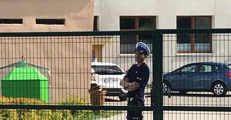 Poręba. 12-latek bił i podduszał koleżankę. Nikt nie zareagował