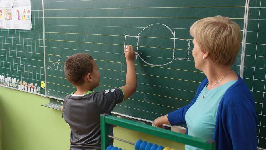W polskim systemie edukacji nie ma limitów ocen, które uczeń może dostać podczas jednej lekcji
