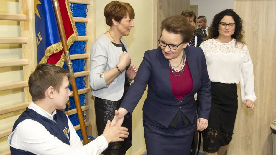 Minister edukacji Anna Zalewska podczas wizytacji jednej ze szkół
